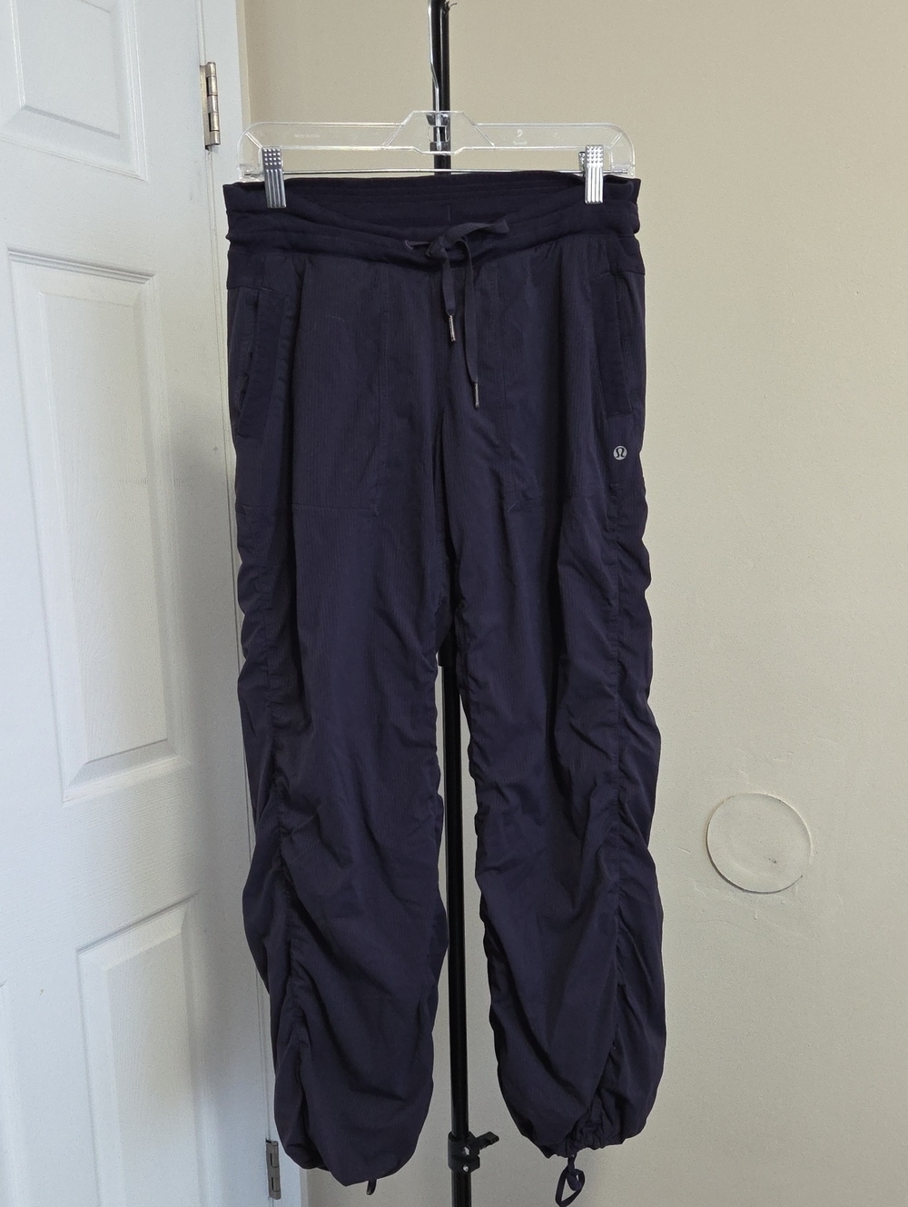 lululemon athletica Men’s Dark Navy Drawstring Joggers